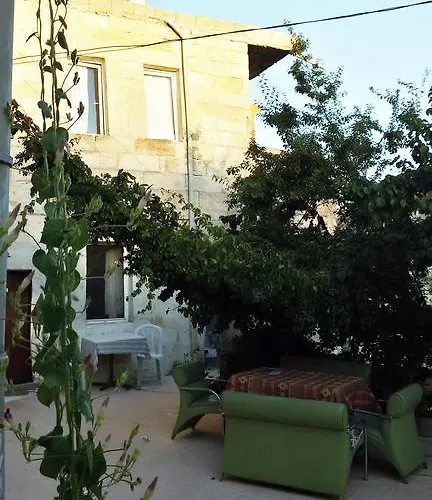 Хостел Dede & *